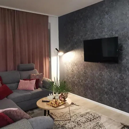 Apartment In Mit Grosser Terrasse *
