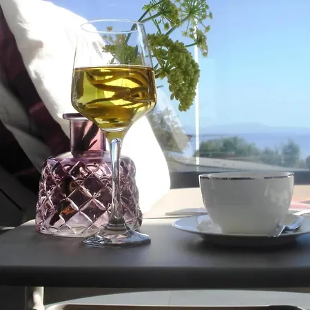 In Mit Grosser Terrasse * Vodice
