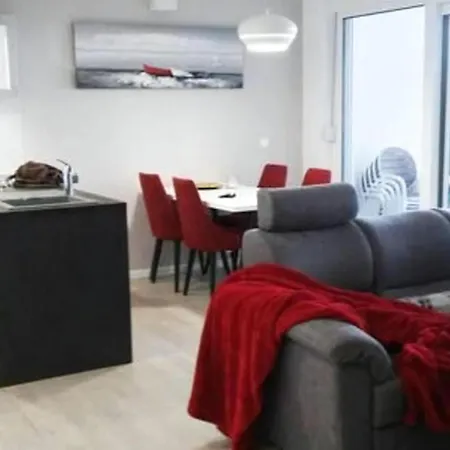 Apartment In Mit Grosser Terrasse